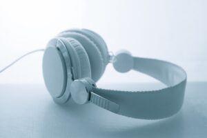 headphones, neutral, music-3021221.jpg